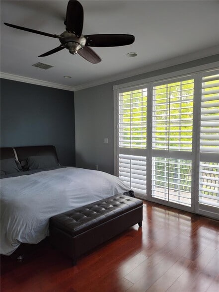 Building Photo - 486 SW 5th St