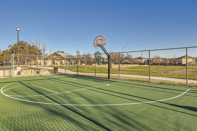 Building Photo - 3 bedroom 2 bathroom on a culdesac located on the far westside of San Antonio