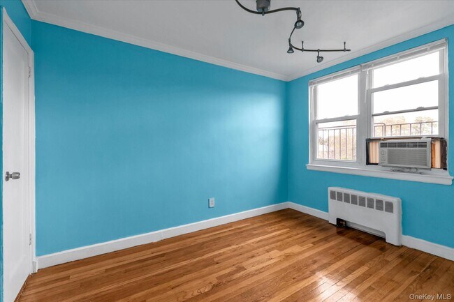 Building Photo - 275 Maple Ave