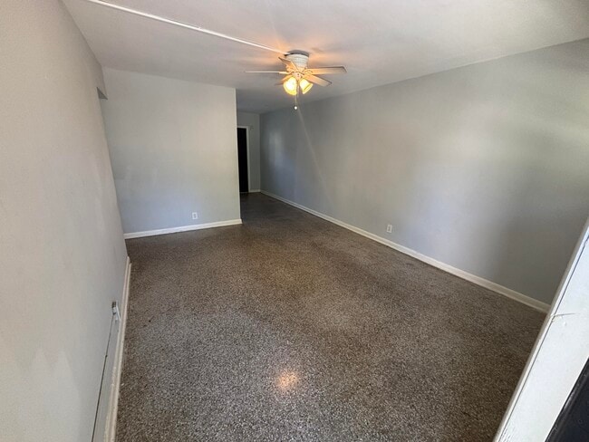 Building Photo - 812 10th St