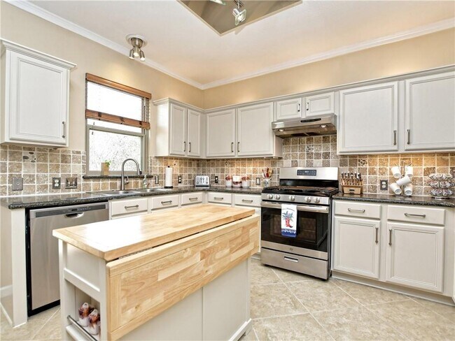 Building Photo - 4516 Moose Dr