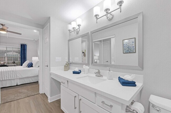 Building Photo - Where Style Meets Sophistication!