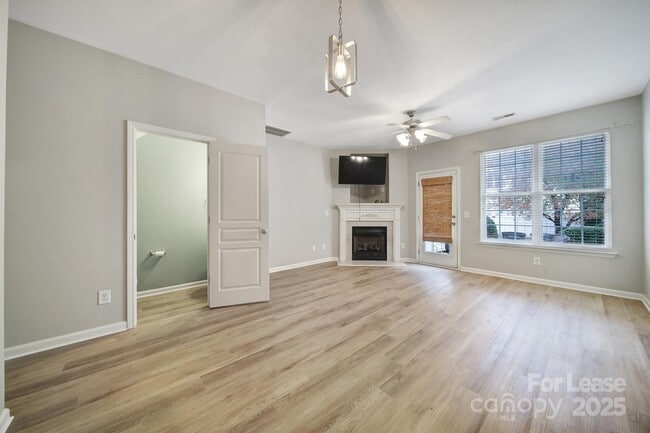 Building Photo - 5037 Sunset Ridge Ct