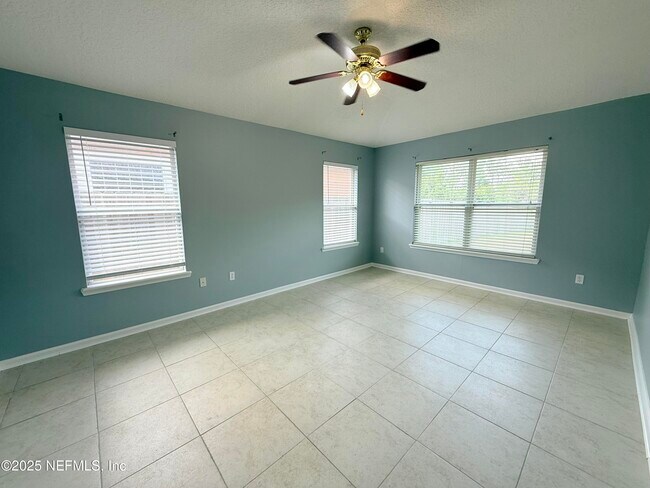 Building Photo - 14793 Falling Waters Dr
