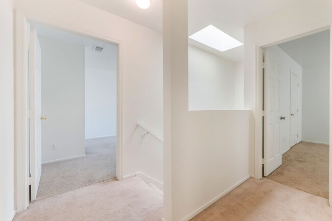 Building Photo - Northwest Townhome