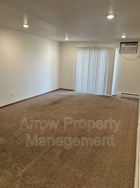 Building Photo - 215 E Arbor Ave