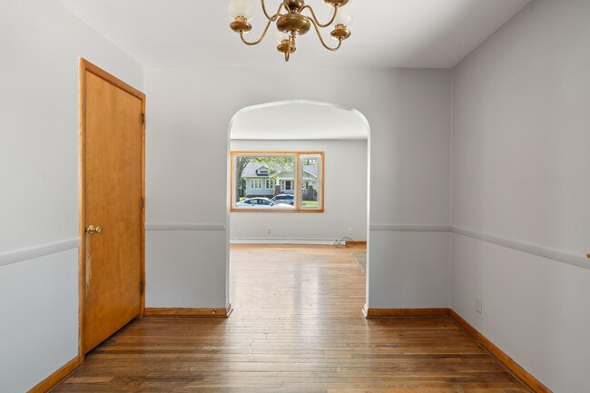 Building Photo - 11 S Church St