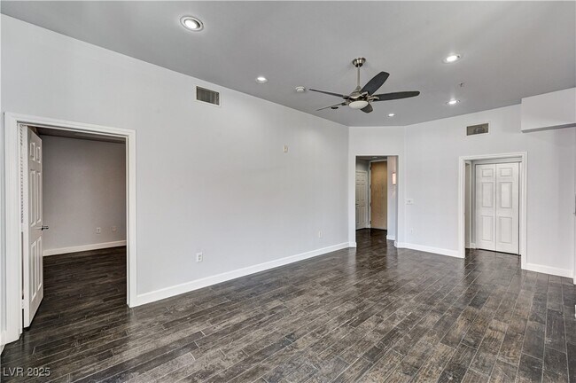 Building Photo - 75 E Agate Ave