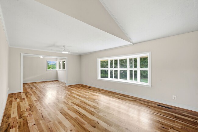Building Photo - 607 Longleaf Ave