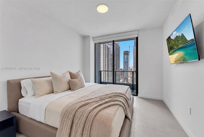 Building Photo - 121 NE 5th St