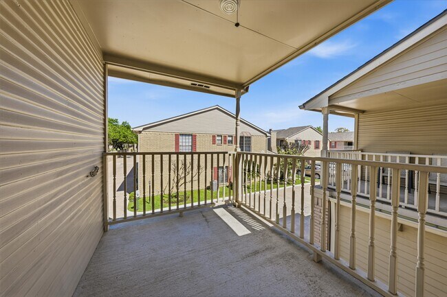 Building Photo - 7350 Kirby Dr