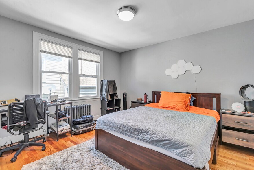 Building Photo - 4 Sheldon Terrace