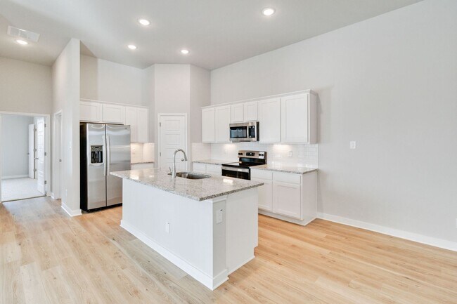Building Photo - 391-395 Nespral