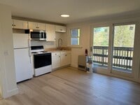 Building Photo - 473 Maple St