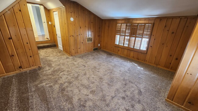 Building Photo - Stunning 4-Bedroom Home with Attached Gara...
