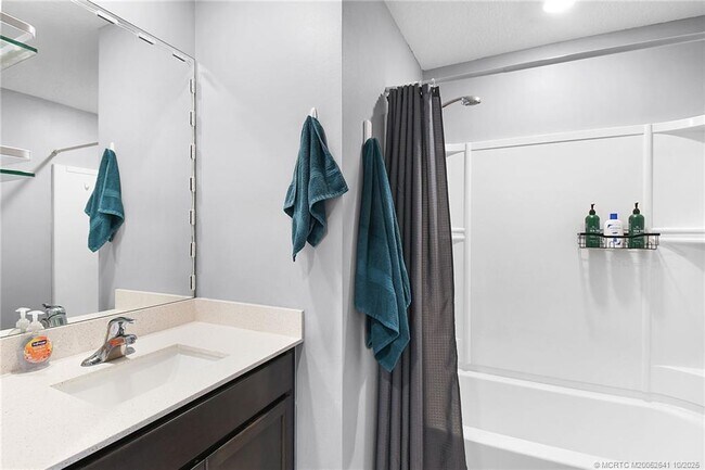 Building Photo - 5501 Jamboree Dr