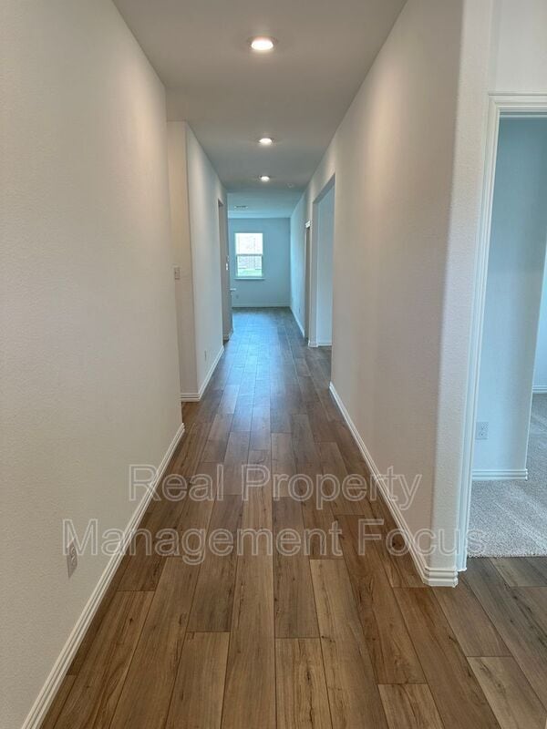 Building Photo - 239 Jenkinson Dr