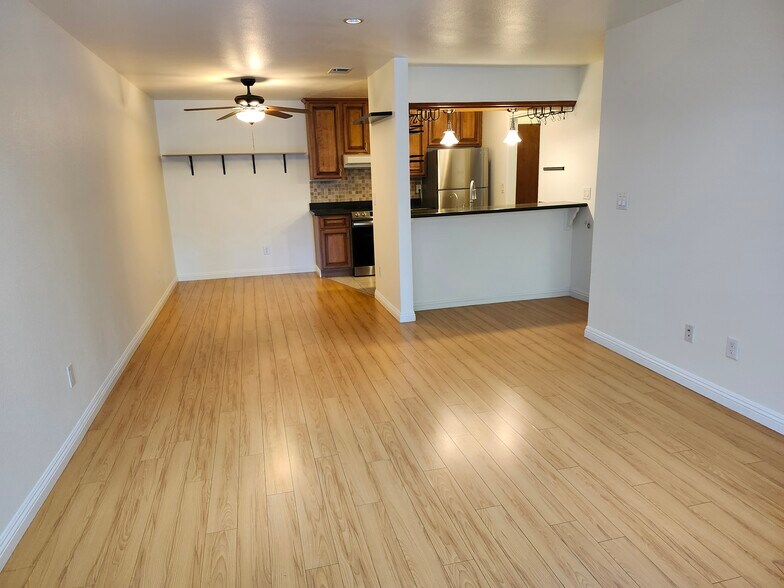 Building Photo - 40425 Chapel Way