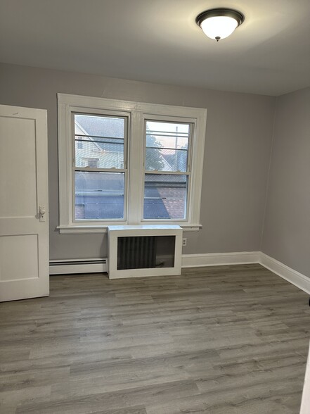 Building Photo - 15 Willard St