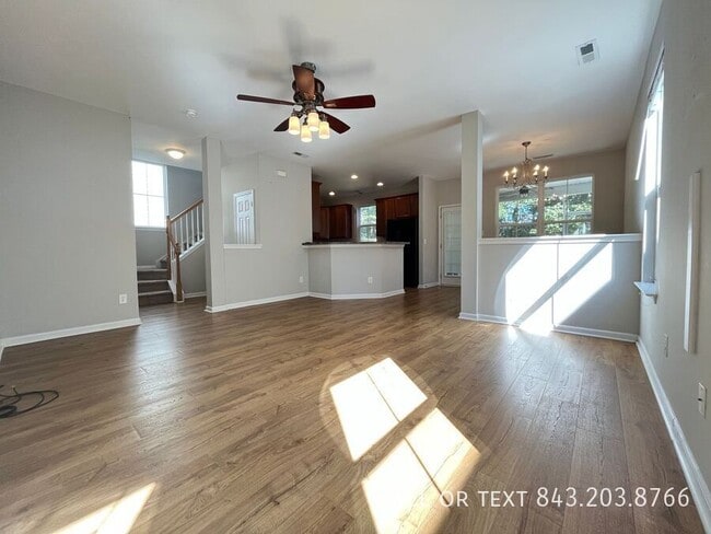Building Photo - 214 Recess Dr