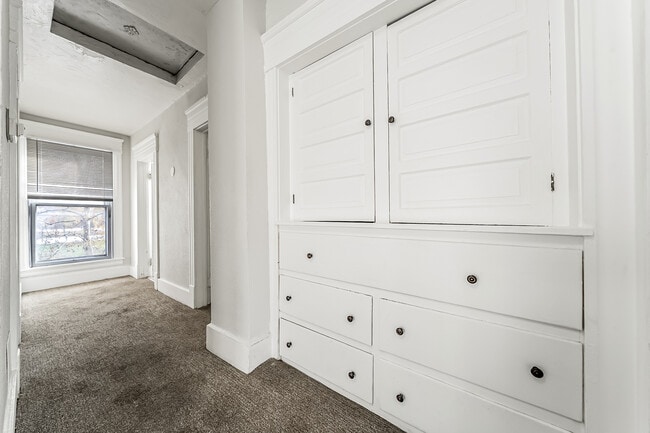 Building Photo - 1453 W 101st St