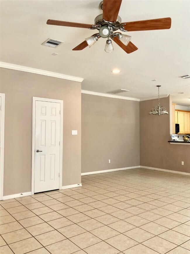 Building Photo - 2865 Westhollow Dr