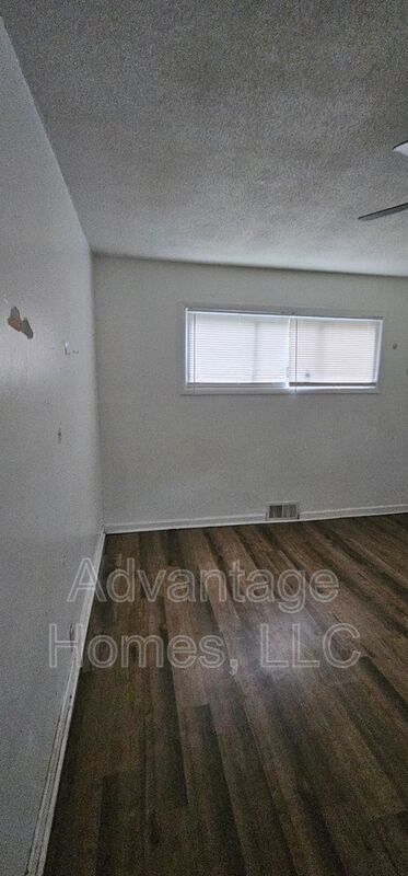 Building Photo - 11221 Palmer Ave