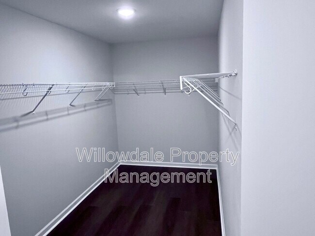 Building Photo - 5118 Cambrey Dr