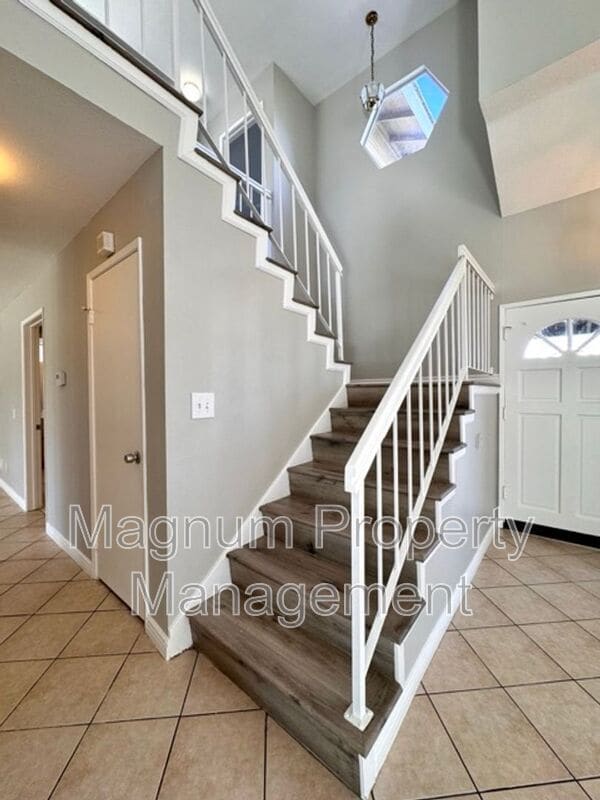 Building Photo - 24473 St Thomas Ave