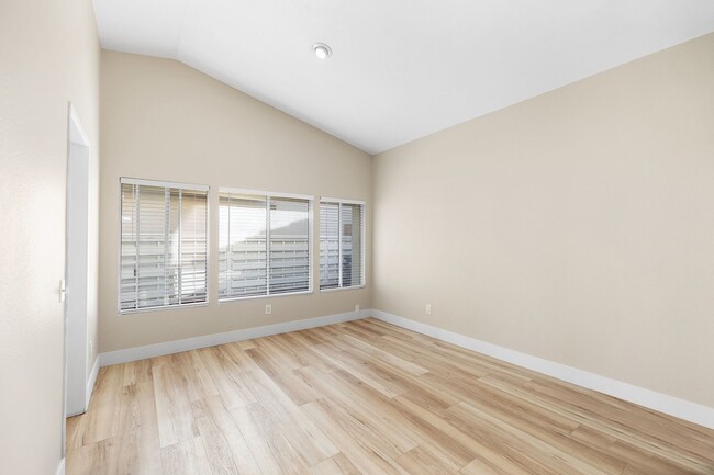 Building Photo - Updated 3-Bedroom Home with Modern Upgrade...