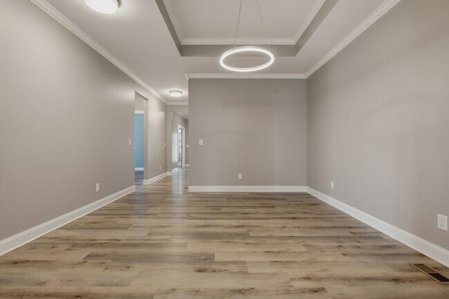 Building Photo - 5036 Winslow Dr