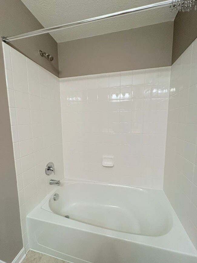 Building Photo - Charming 3 beds 2.5 bath in Blacklick!