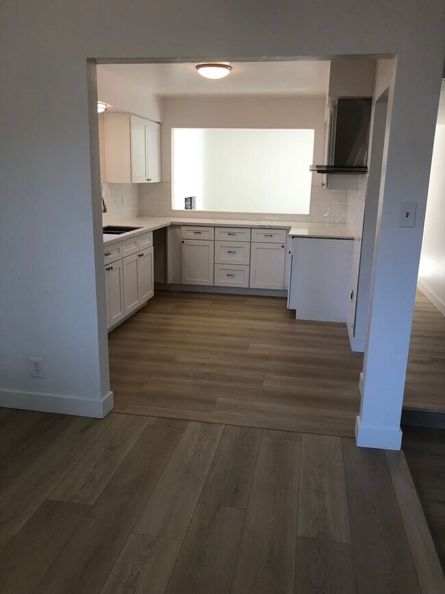 Building Photo - Brand New Whole House Renovation!