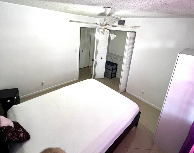 Building Photo - 7610 Stirling Rd