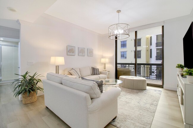 Building Photo - 801 S Olive Ave