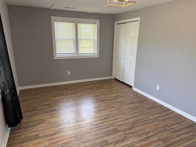 Building Photo - 1273 Halltown Rd