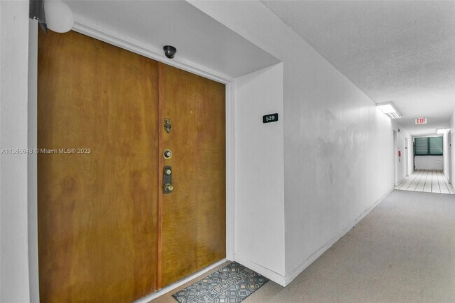 Building Photo - 11800 SW 18th St