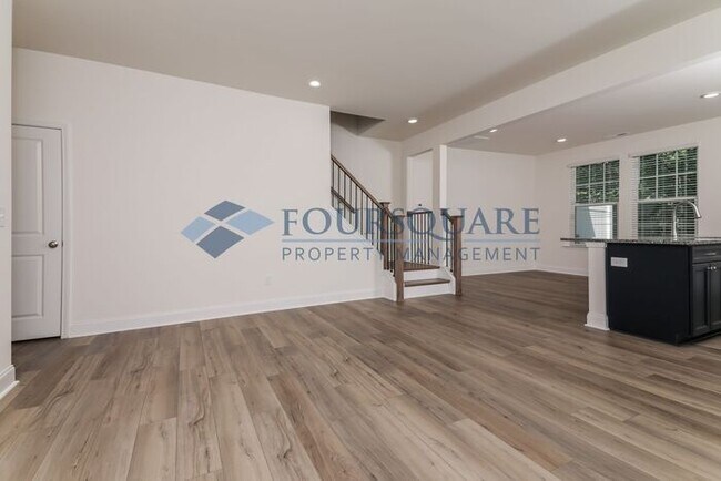 Building Photo - End Unit Townhome | Back Patio with Privac...