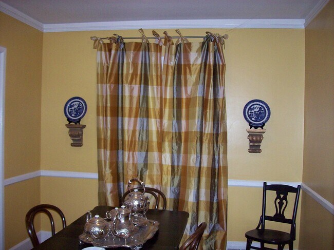 Building Photo - Cleveland Park - University Ridge Condo- 2 Bedroom 1 Bath