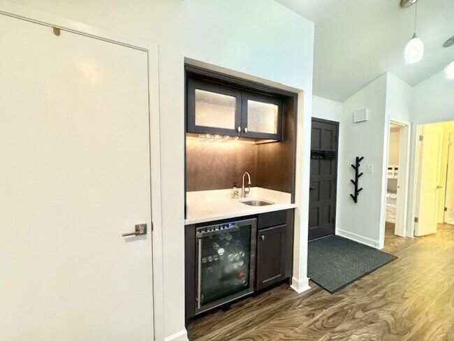Building Photo - 155 Gleneagles Dr