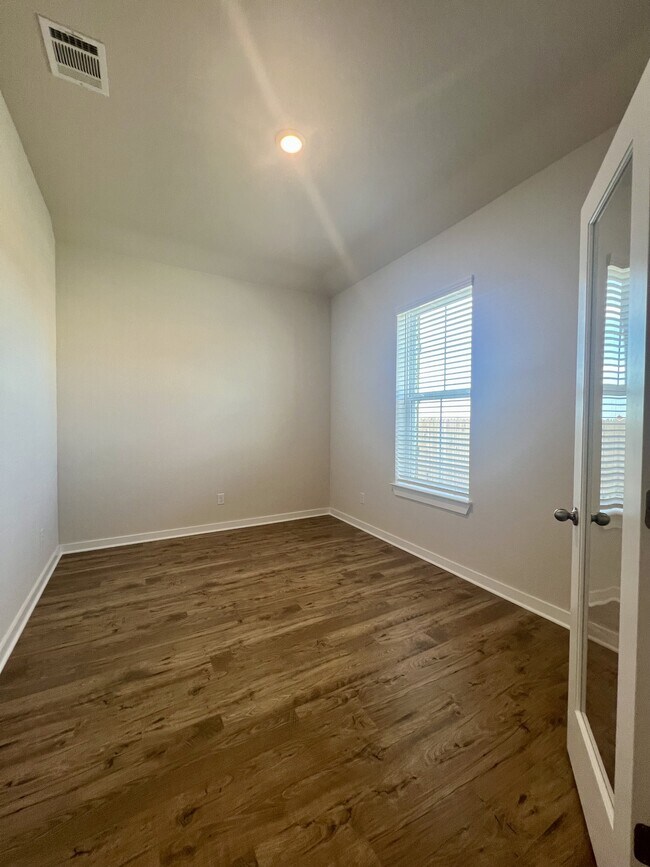 Building Photo - 14438 Inspiration Pt