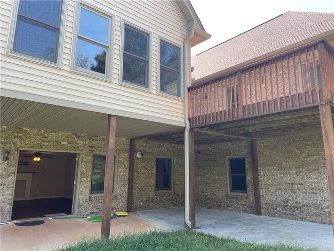 Building Photo - 6030 Matt Hwy