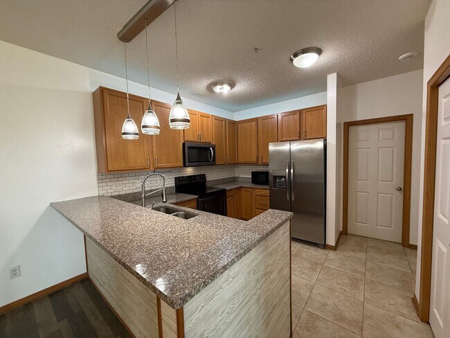 Building Photo - 14649 Sapphire Way