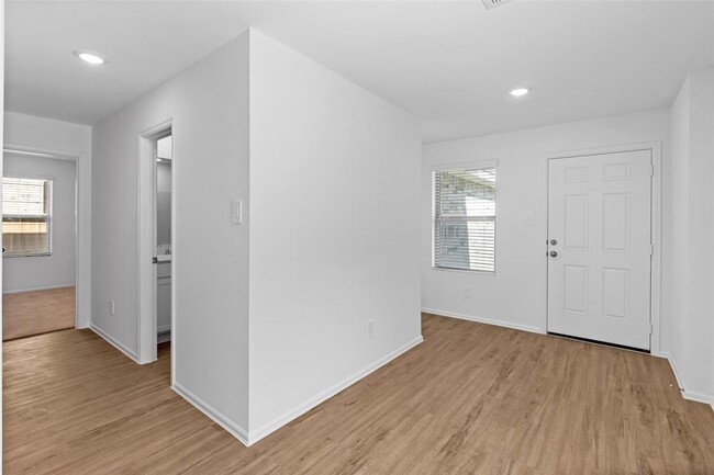 Building Photo - 2838 Via Augusta Dr