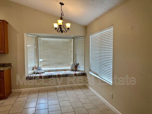 Building Photo - 240 S Laveen Dr