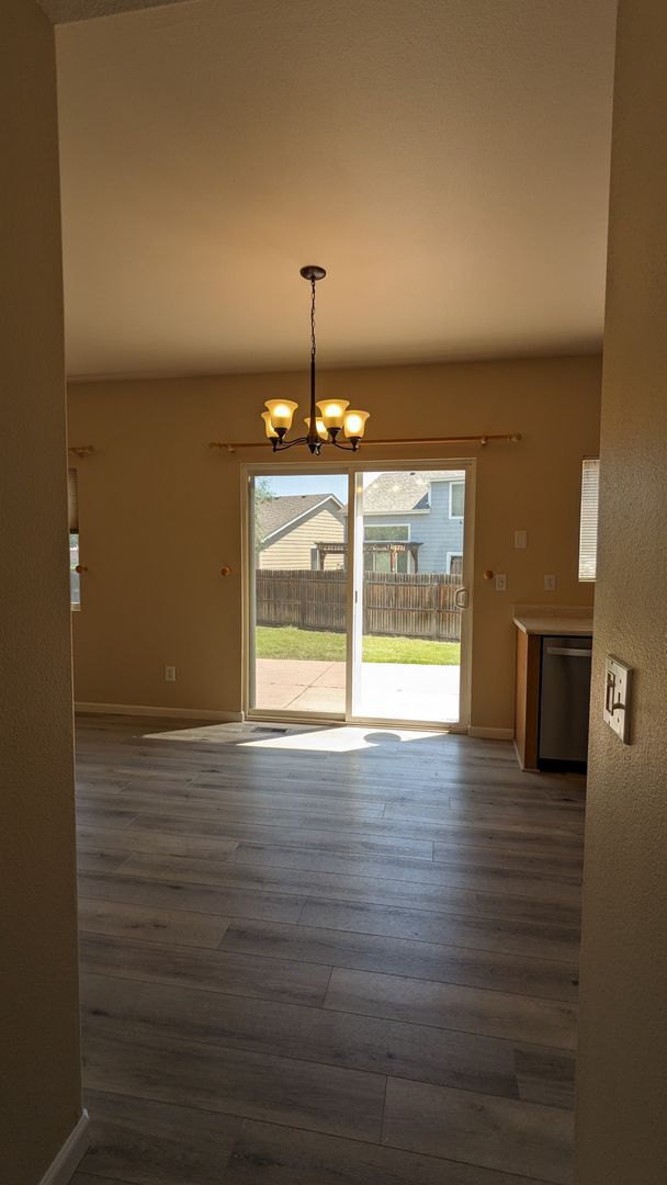 Building Photo - LOVELY TWO STORY HOME IN THE RANGE AT SPRI...