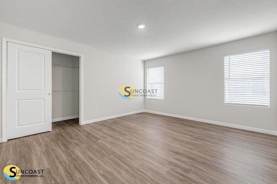 Building Photo - 6414 Sweetbay Ln
