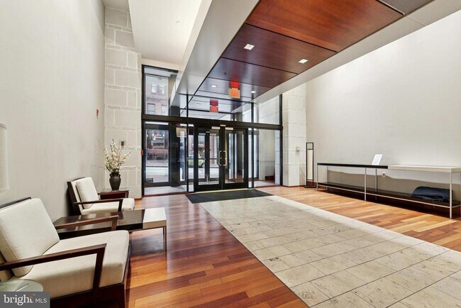 Building Photo - 1209 N Charles St