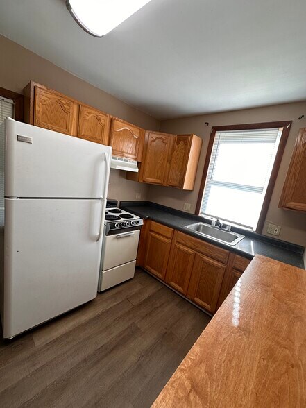 Building Photo - 117 Short St