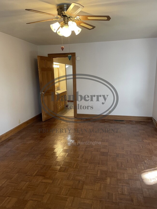 Building Photo - 606 South St